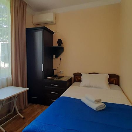 Guesthouse Next To Beach Μπατούμι Εξωτερικό φωτογραφία