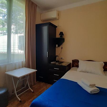 Guesthouse Next To Beach Μπατούμι Εξωτερικό φωτογραφία