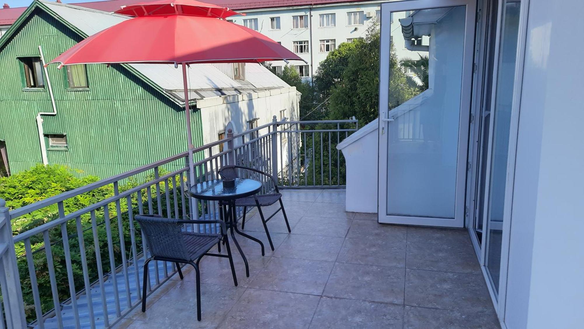 Guesthouse Next To Beach Μπατούμι Εξωτερικό φωτογραφία