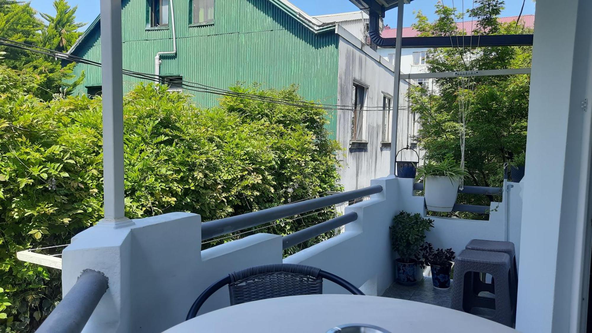 Guesthouse Next To Beach Μπατούμι Εξωτερικό φωτογραφία