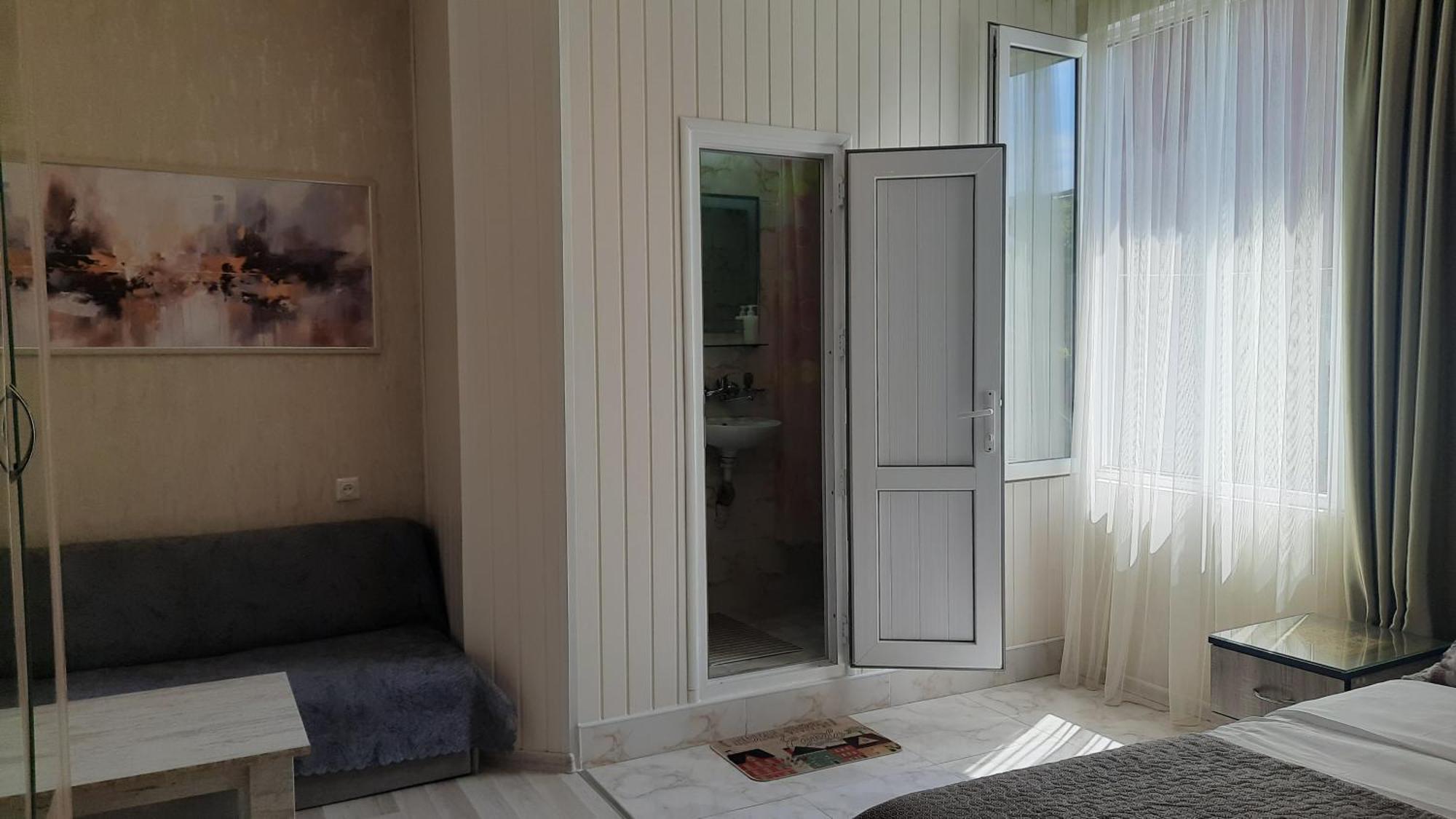 Guesthouse Next To Beach Μπατούμι Εξωτερικό φωτογραφία